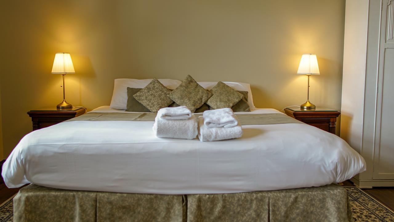 Bed and Breakfast Cleeve House à Melksham Extérieur photo